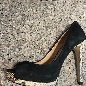 Joan & David size 7 Leather python black peep toe heel